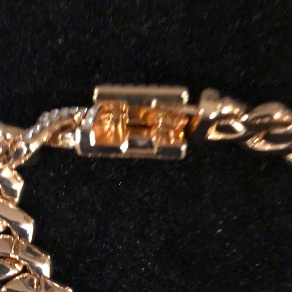 Elegant Gold Bracelet with Crystal Accents - Picture 7 of 10